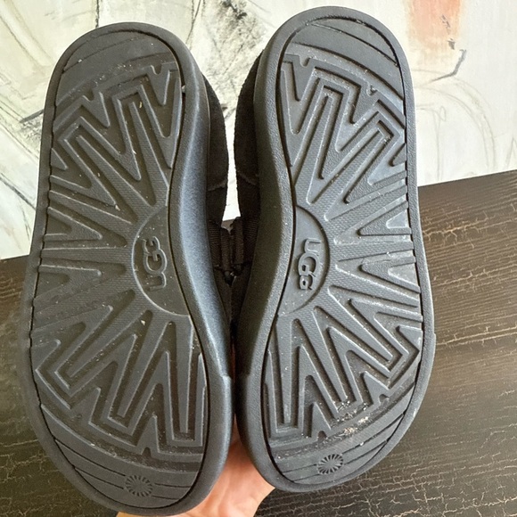 UGG Black Ballerina Shoes size Toddler 11 - Picture 7 of 8